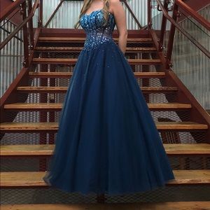 Jovani Navy/Ombré sz 8 Prom Dress